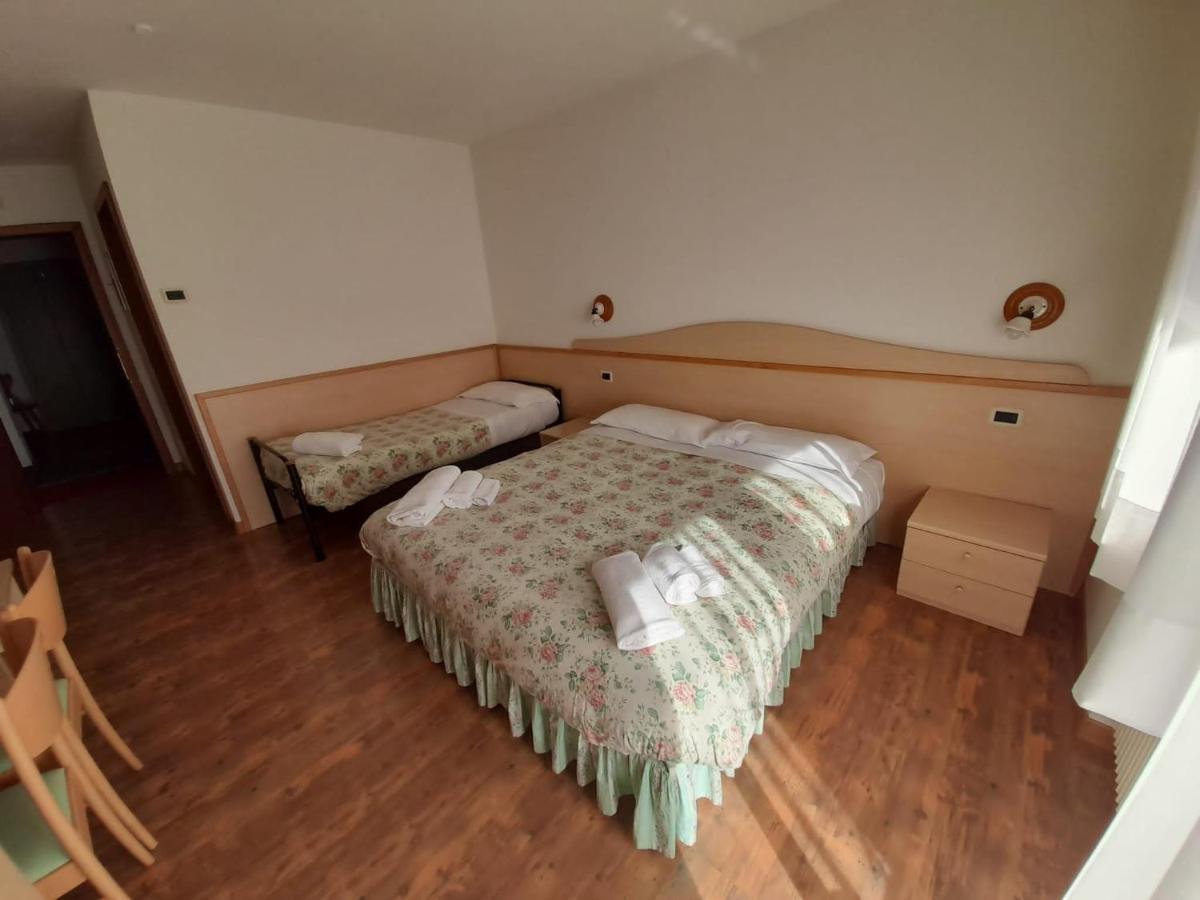Hotel Garni B&B Maffei Pinzolo Exterior photo