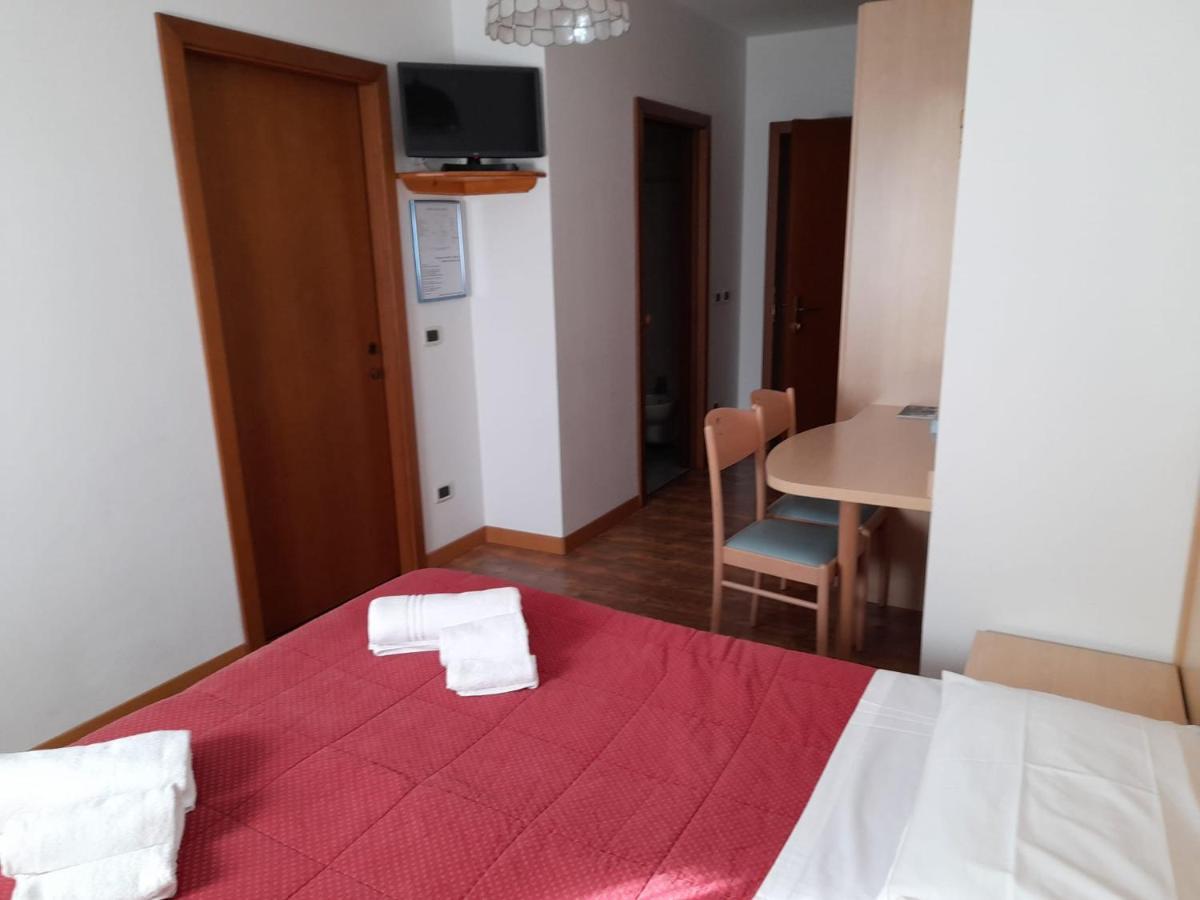 Hotel Garni B&B Maffei Pinzolo Exterior photo