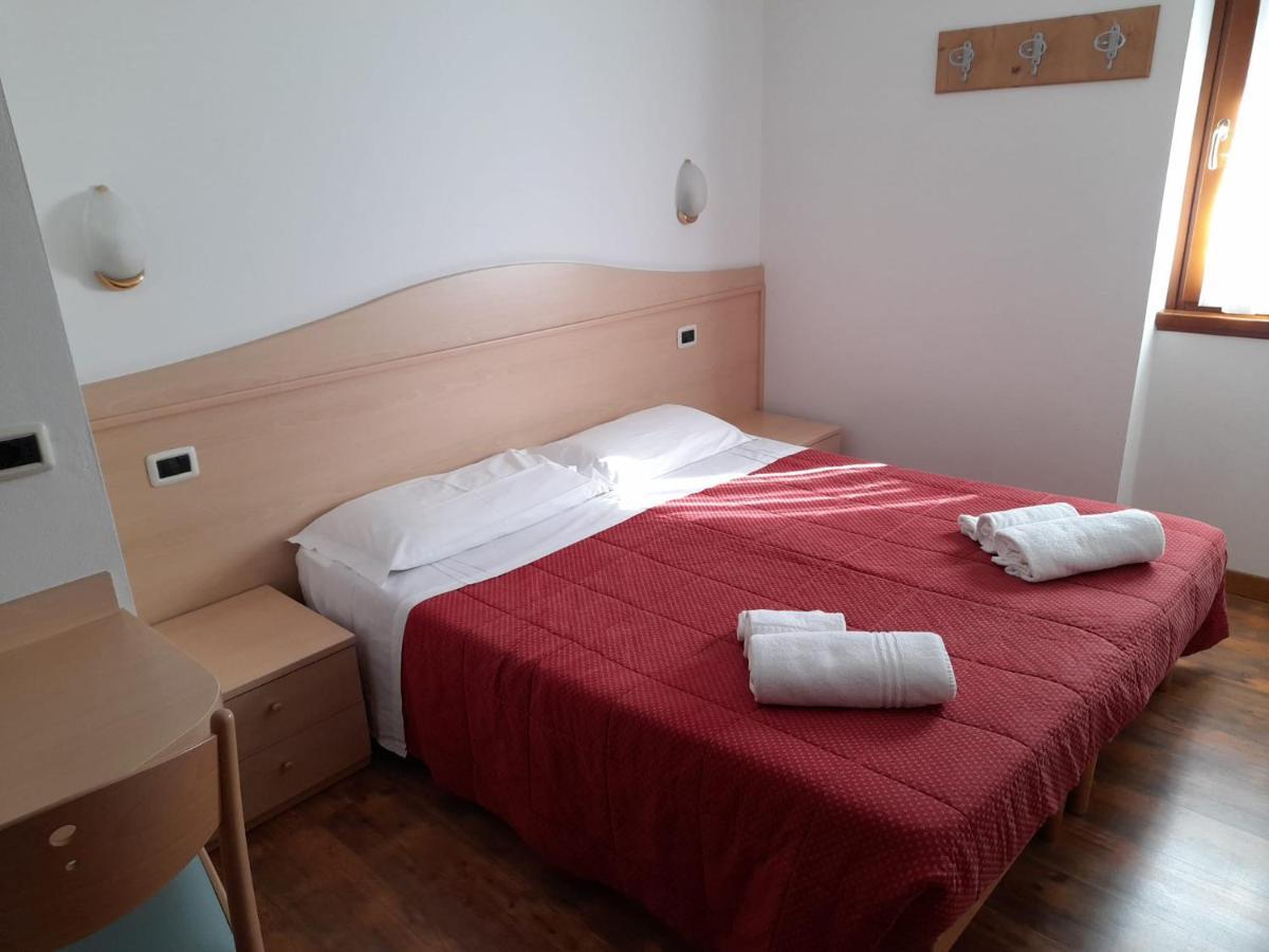 Hotel Garni B&B Maffei Pinzolo Exterior photo