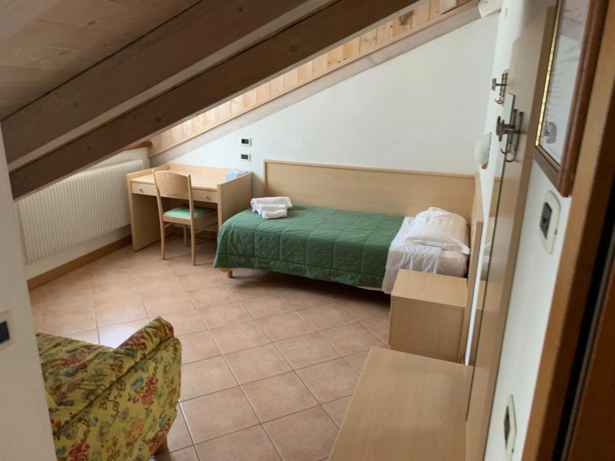 Hotel Garni B&B Maffei Pinzolo Exterior photo